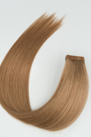 Nahaufnahme der LONGTIME HAIR Echthaar-Extensions im...